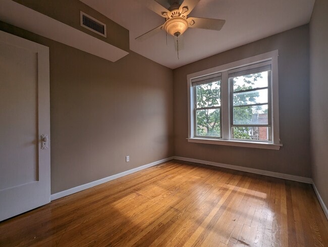 Photo - 2659 N Saint Louis Ave Unidad 2