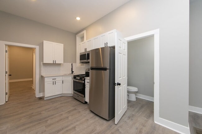 Building Photo - Brand New 1 Bed/1.5 Bath Apartment on Broadway Avenue in Camden! Unit 1