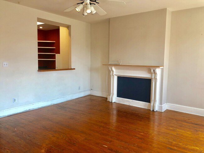 Photo - For Rent: Charming Living on St. Paul Street MD 21218 – Your Urban Retreat Awaits! Unidad 3