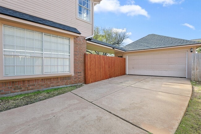 Photo - 15403 Redbud Leaf Ln