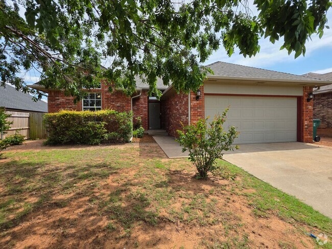 Building Photo - Great Home in Edmond School District + Ref...