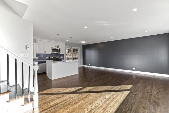 Photo - 8409 Newland Ave