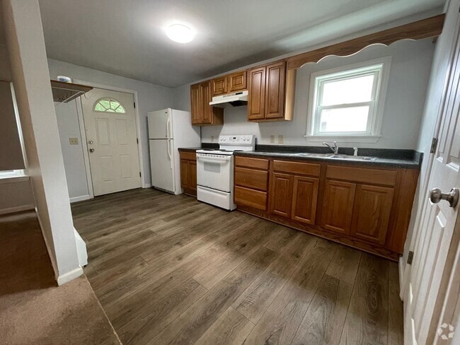 Building Photo - 112 Columbia St Unit C Rental