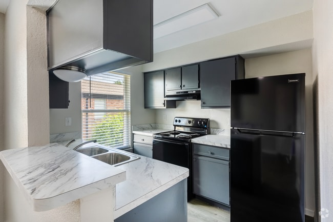 Building Photo - The Heights at Post Oak Rental
