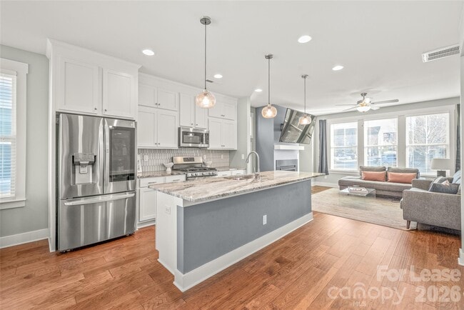 Photo - 554 Amalfi Dr