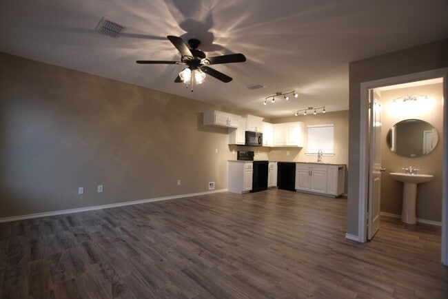 Photo - Tour Today! 2 Bed 1.5 Bath Townhome! Linda...