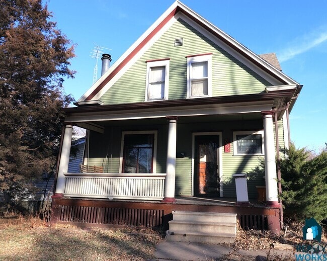 Building Photo - 3 Bedroom Home Available!