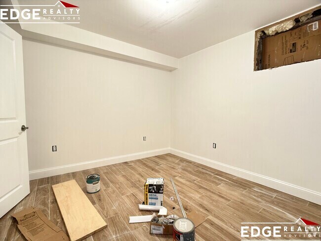 Building Photo - 73 Leicester St Unit B Rental