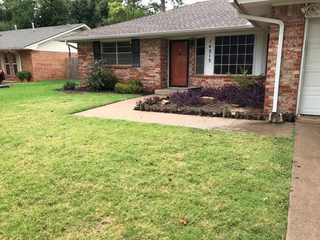 Photo - Edmond Schools, Lawn Care Included - Great Home