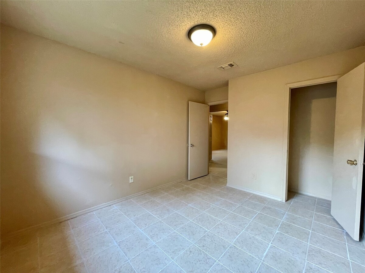 Photo - 5418 Dove Forest Ln