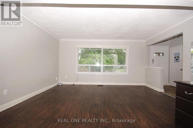 Photo - 157 Shropshire Dr