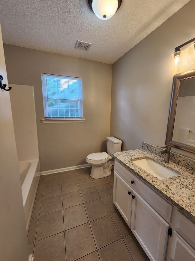Photo - Southern Comfort Oasis: 3BR/2BA Rental Home in Valdosta, GA