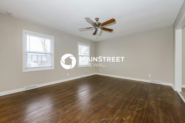 Photo - 3 Bedroom Pet-Friendly Home in Kansas City...
