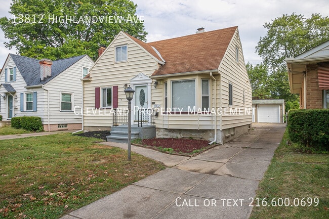 Photo - 13812 Highlandview Ave