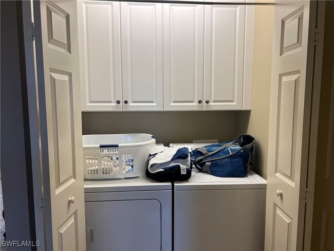Building Photo - 5068 Annunciation Cir Unit 4211 Rental