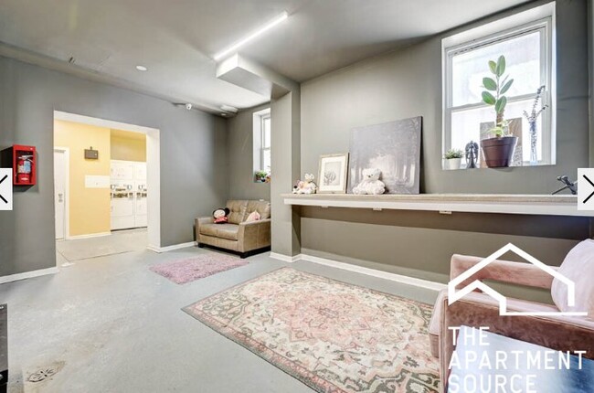 Photo - 1627 N Humboldt Blvd Unit 1E