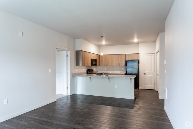 2BR, 2BA - 1,001 SF - Northbrook Village