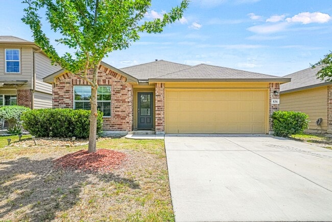 Building Photo - Single Story RedBird Ranch Rental! No Carp...
