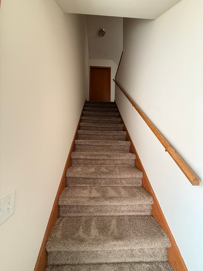Photo - 3006 Selkirk Dr Unit #3