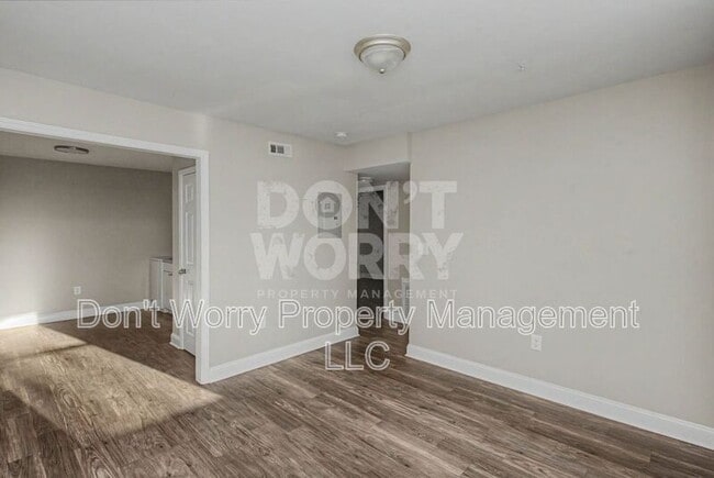 Building Photo - 615 Dumaine St Unit F