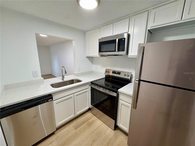 Photo - 308 57th Ave Dr E