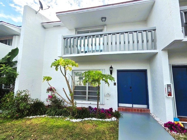 Building Photo - 17160 SW 94th Ave