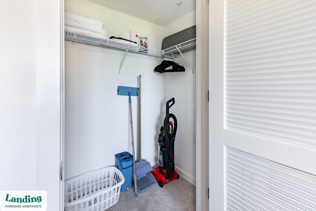 Photo - 200 NE 1st Ave Unidad 711