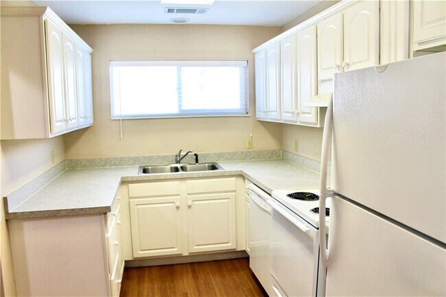 Photo - 1000 Mallery St Unit 68