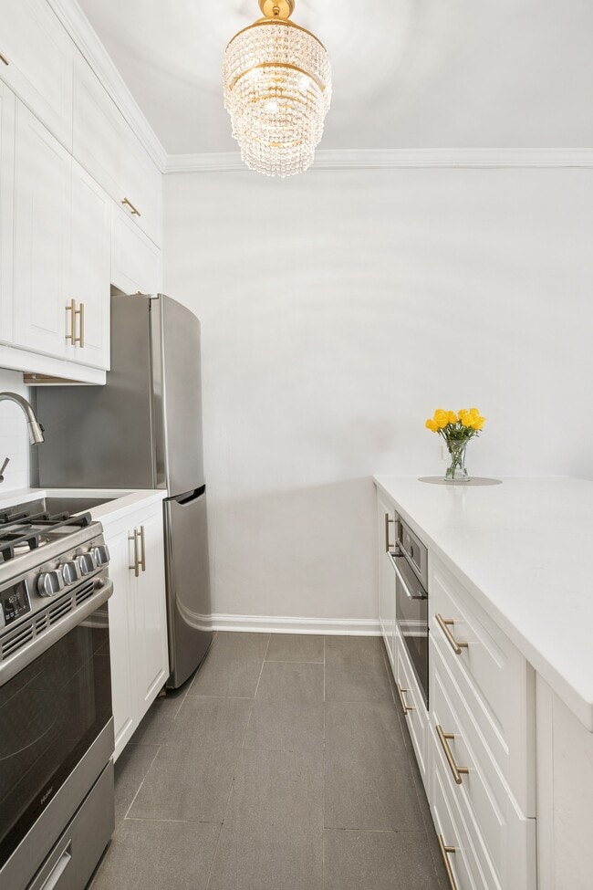 Photo - 330 E 83rd St