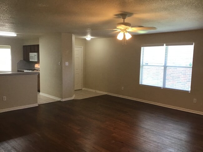 Photo - 5602 Darby Square Trl