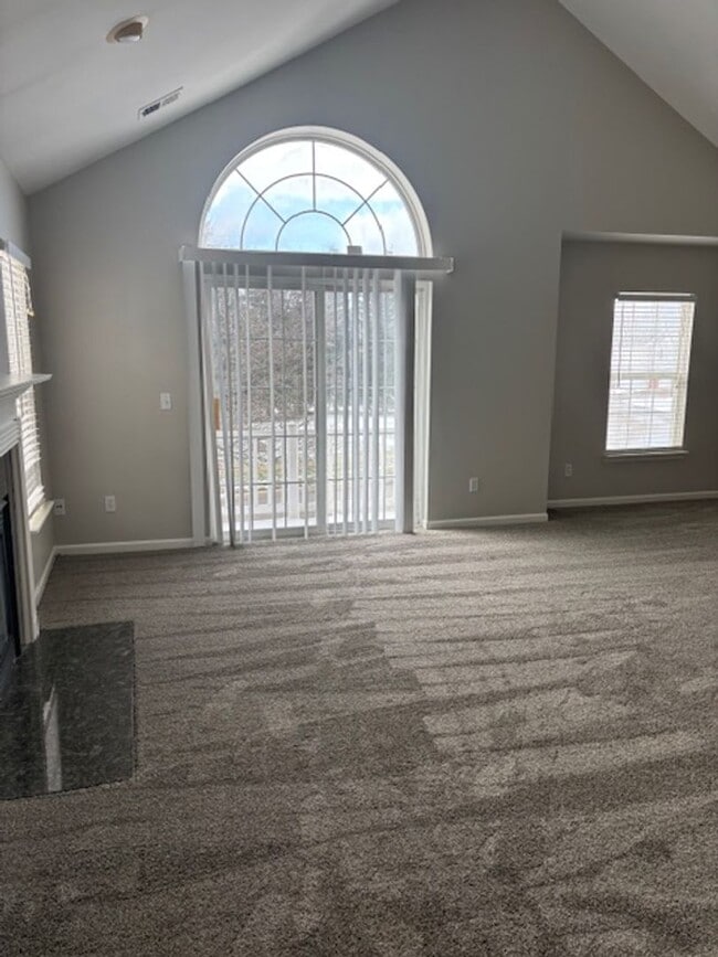 Photo - BEAUTIFUL 2 BEDROOM 2 BATH CONDO!