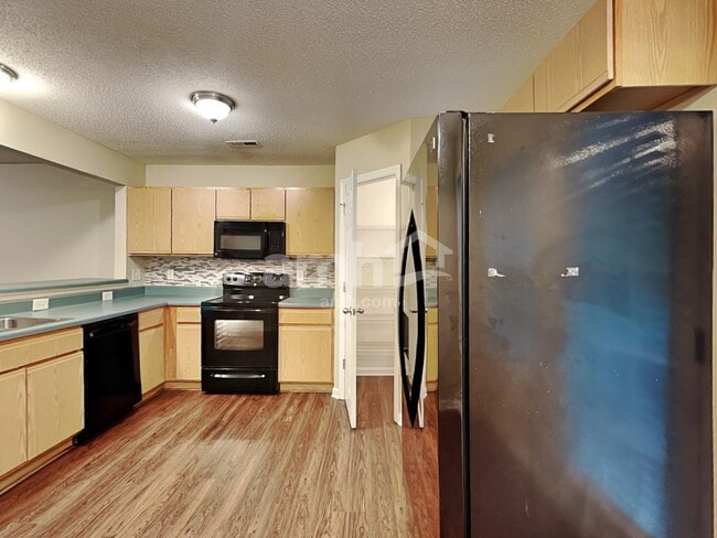 Photo - 803 Woodgreen Dr