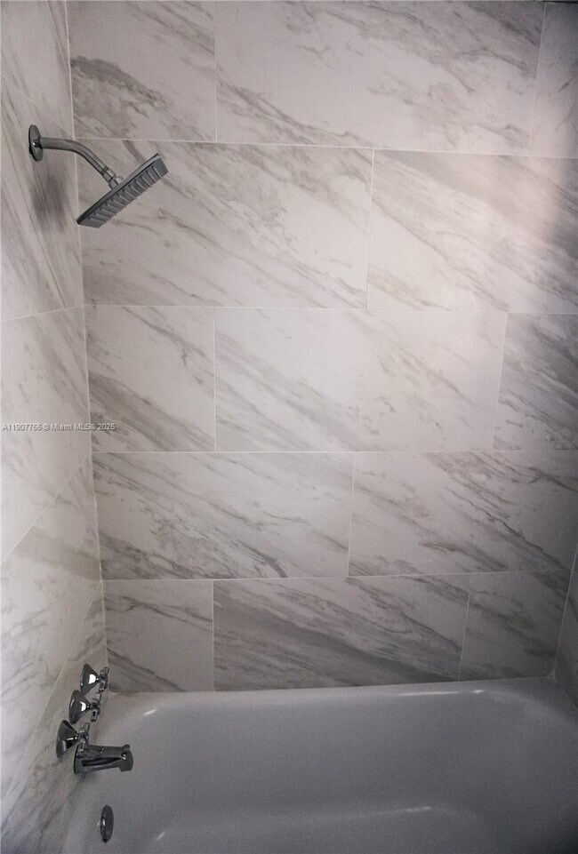 Photo - 327 SW 20th St Unit 2