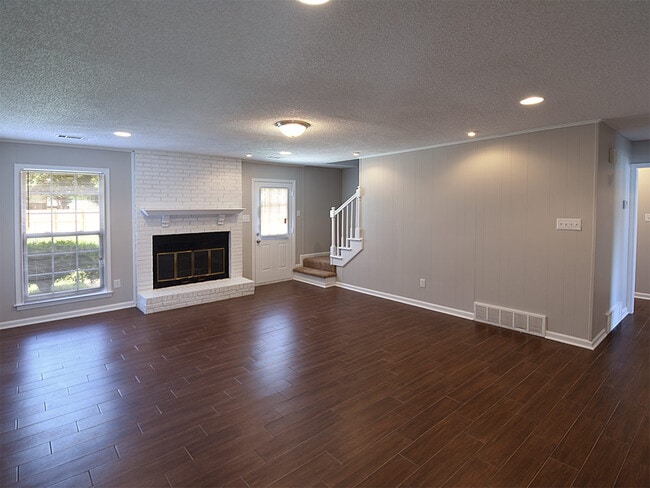 Photo - 4 Bedroom with bonus, 3 Bathrooms Near S Germantown and Barnstable
