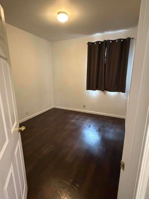 Photo - 6931 Loheit Way