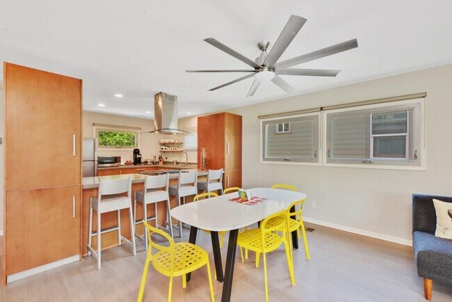 Photo - 2410 Bryan St