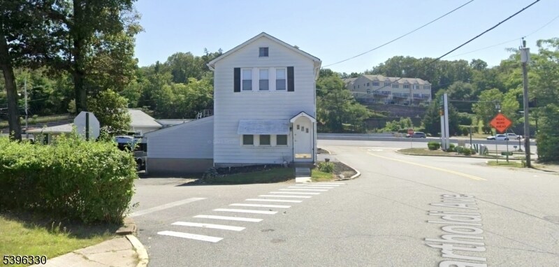 Photo - 17 Lafayette Ave