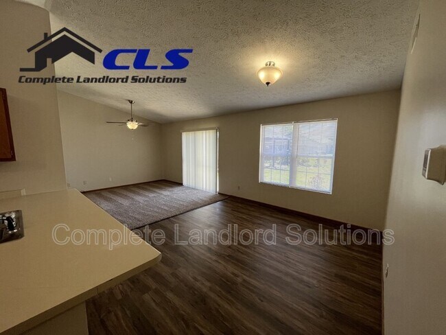 Photo - 1037 S 6th St