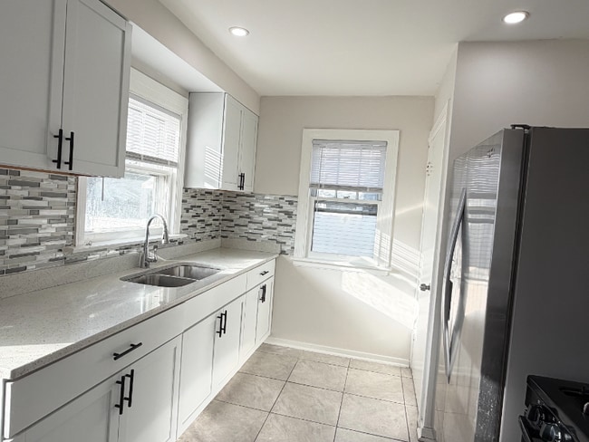 Photo - 18534 Wentworth Ave