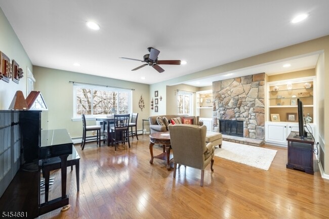 Building Photo - 21 Foxwood Dr