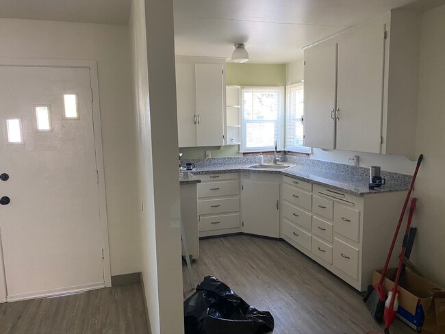 Photo - 1583 Cloverlawn Dr