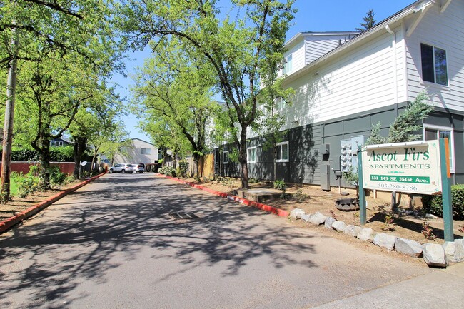 Building Photo - 131-149 SE 151st Avenue Rental