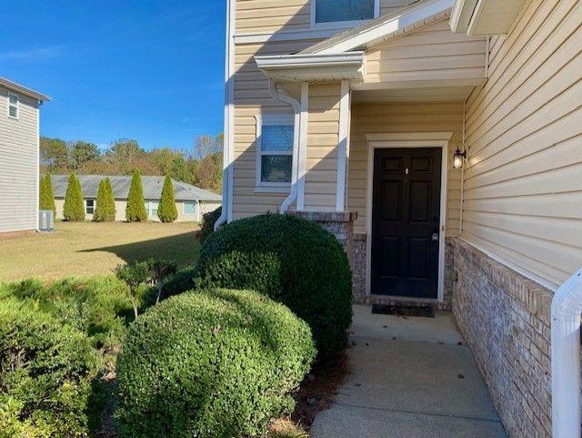 Photo - 322 Oak Leaf Pl