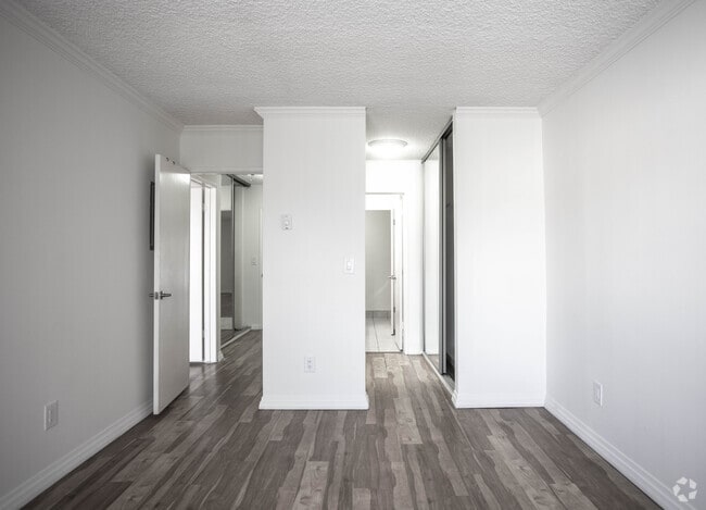 Green Valley Circle Apartments