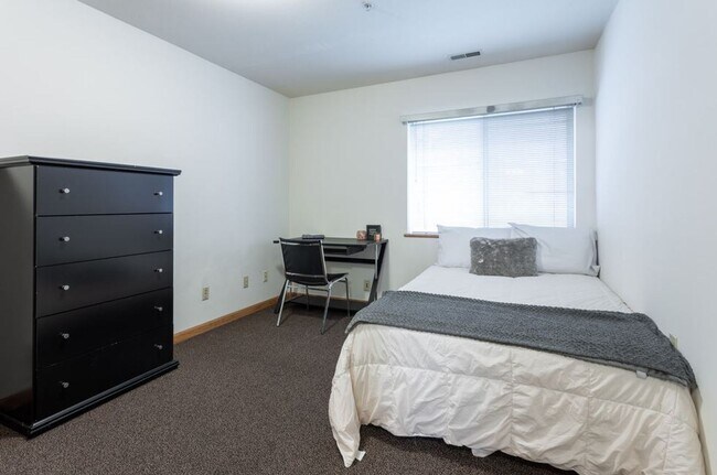 Photo - 905 W Springfield Ave