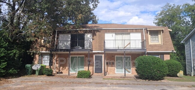 Building Photo - 1900 Tall Pines Cir Unit 2