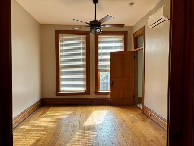 Photo - 226 W Madison St