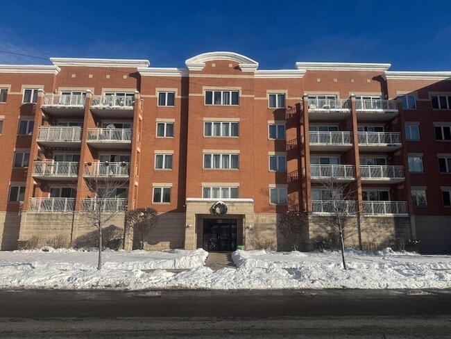 Building Photo - 2919 N Harlem Ave Unit 510