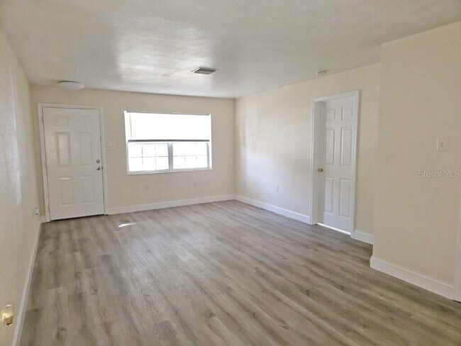 Photo - 513 86th Ave N