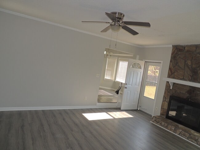 Photo - 5823 Rivercroft Rd